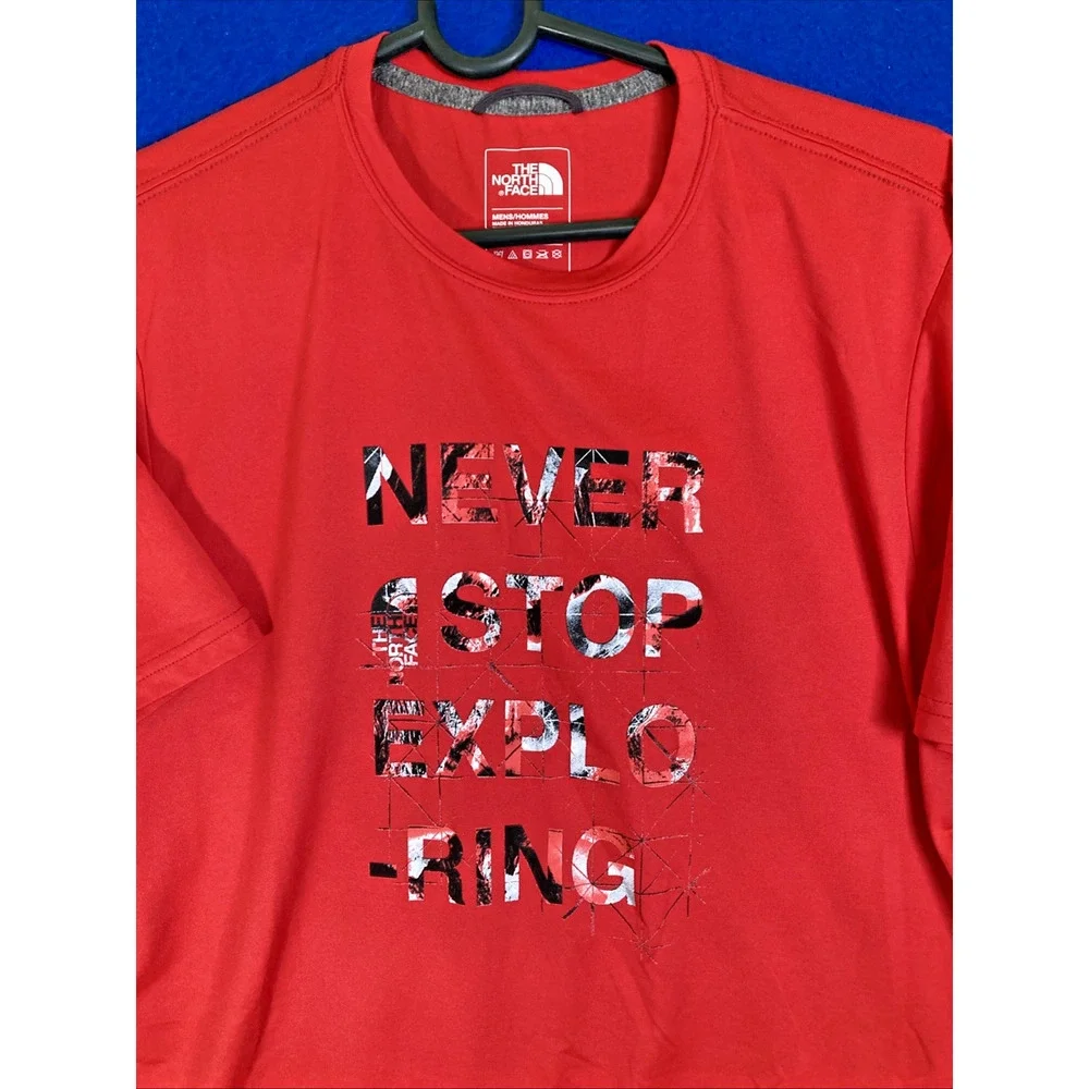 The North Face Men’s Size Small T-Shirt Red 